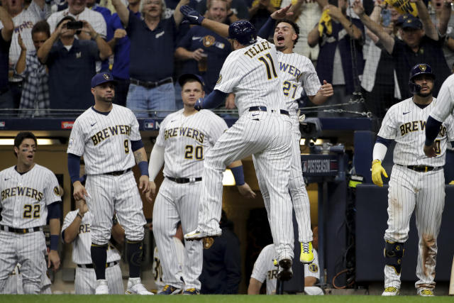 Brewers 1B Rowdy Tellez pitches 9th of playoff-clinching win - ESPN