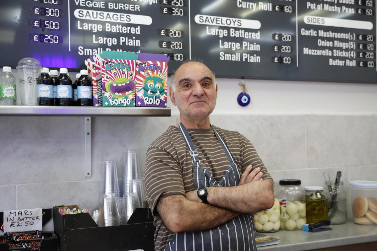 Costa Cast poses for photos in New Addington (photo: Facundo Arrizabalaga/MyLondon)