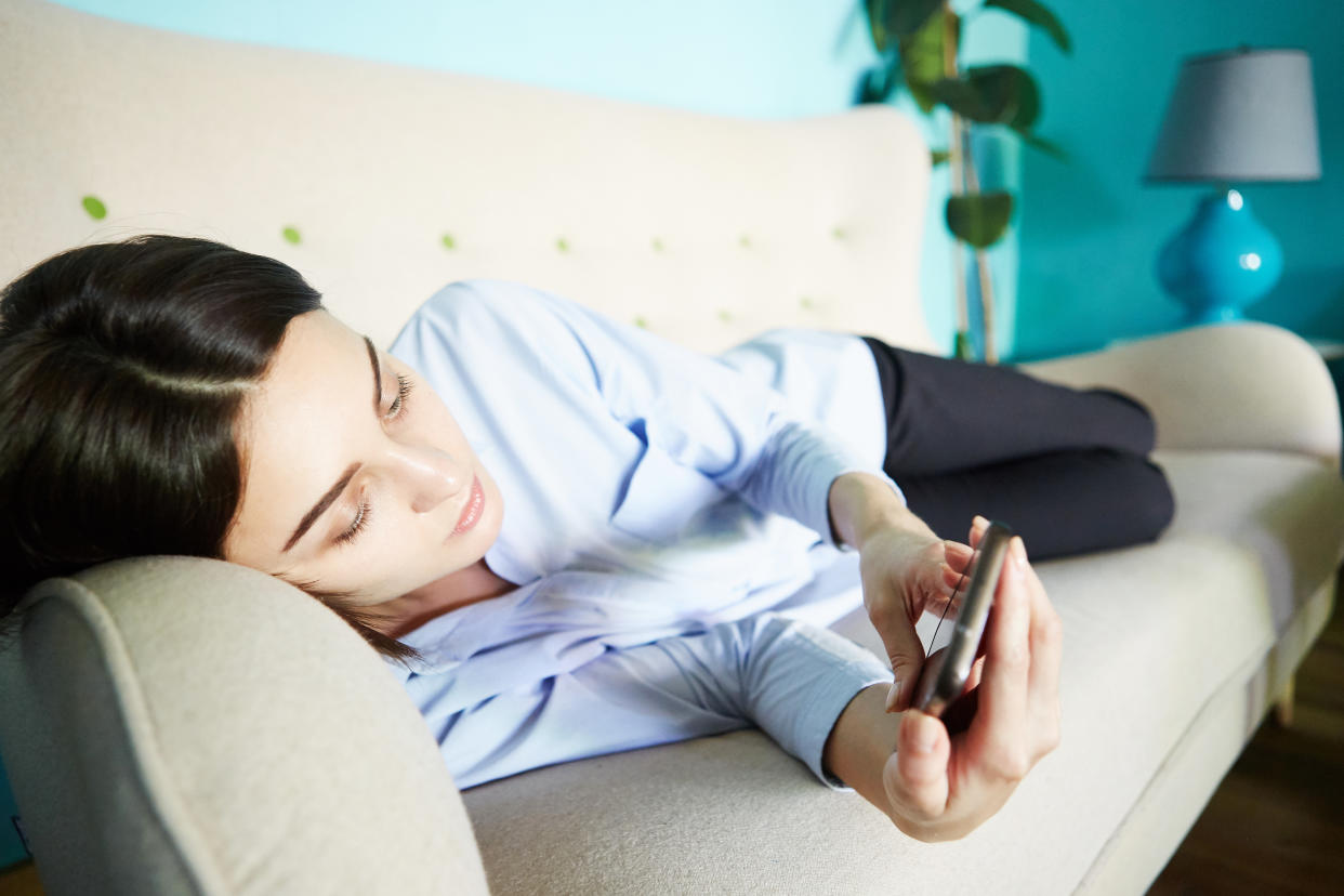 Experts say "doomscrolling" the internet is bad for our mental health. (Photo: Getty Images)