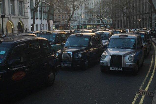 Taxis on Aldwych in central London: @LukaDrulovic/Twitter