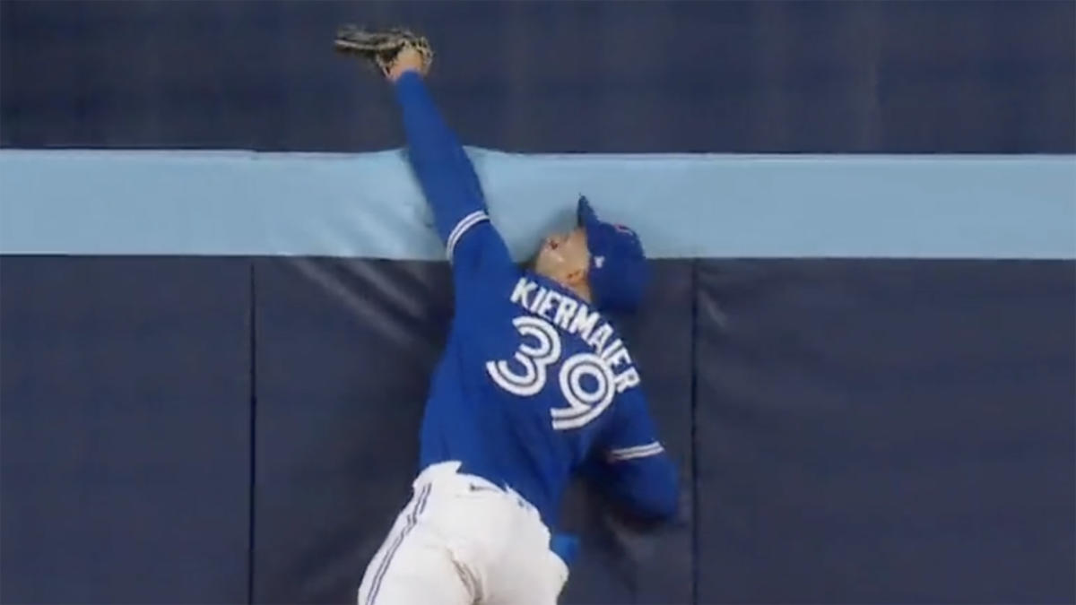 Kevin Kiermaier robs home run in Blue Jays' first game at