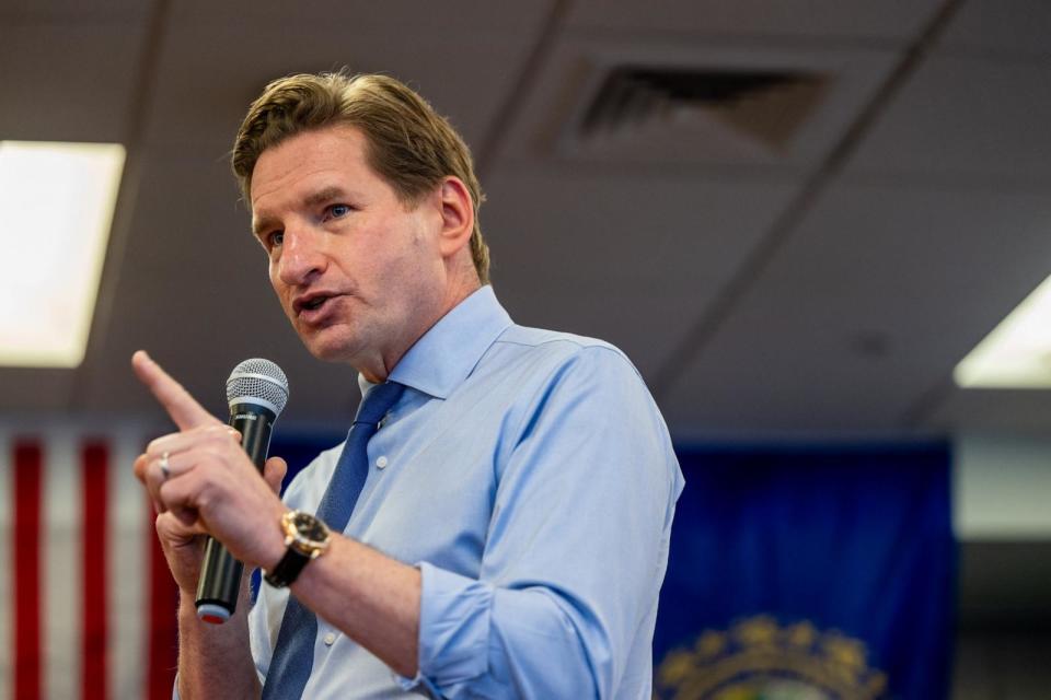 PHOTO: Democratic challenger U.S. Rep. Dean Phillips speaks to supporters during a campaign rally on Jan. 20, 2024 in Nashua, N.H.  (Brandon Bell/Getty Images)