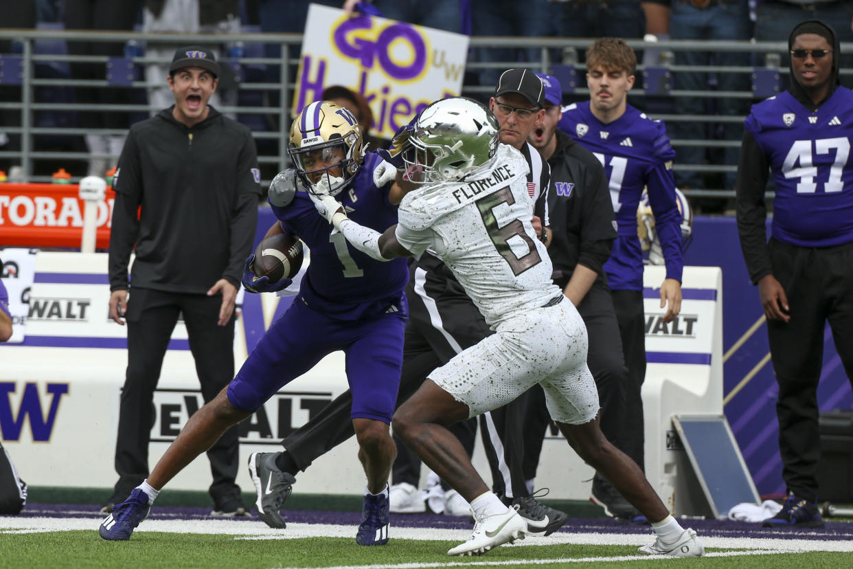 Washington and Oregon are both in the thick of the CFP race, and they may end up facing off in the Pac-12 title game for a spot in the field. (Photo by Jesse Beals/Icon Sportswire via Getty Images)