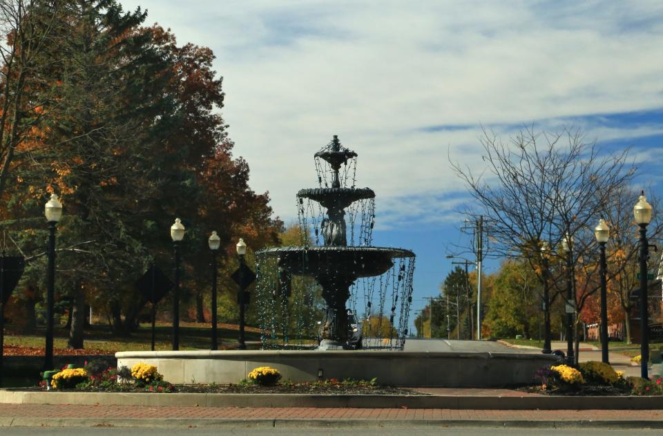 Fountain in fall