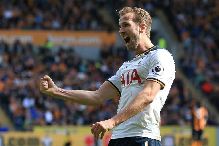 Tottenham Hotspur's striker Harry Kane celebrates his hat trick on May 21, 2017