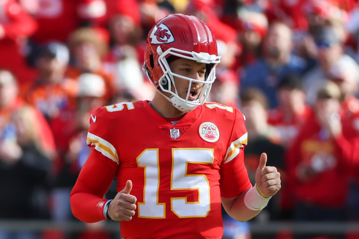 KANSAS CITY, MO - JANUARY 01: Kansas City Chiefs quarterback Patrick Mahomes (15) signals thumbs-up in the second quarter of an AFC West game between the Denver Broncos and Kansas City Chiefs on January 1, 2023 at GEHA Field at Arrowhead Stadium in Kansas City, MO. (Photo by Scott Winters/Icon Sportswire via Getty Images)