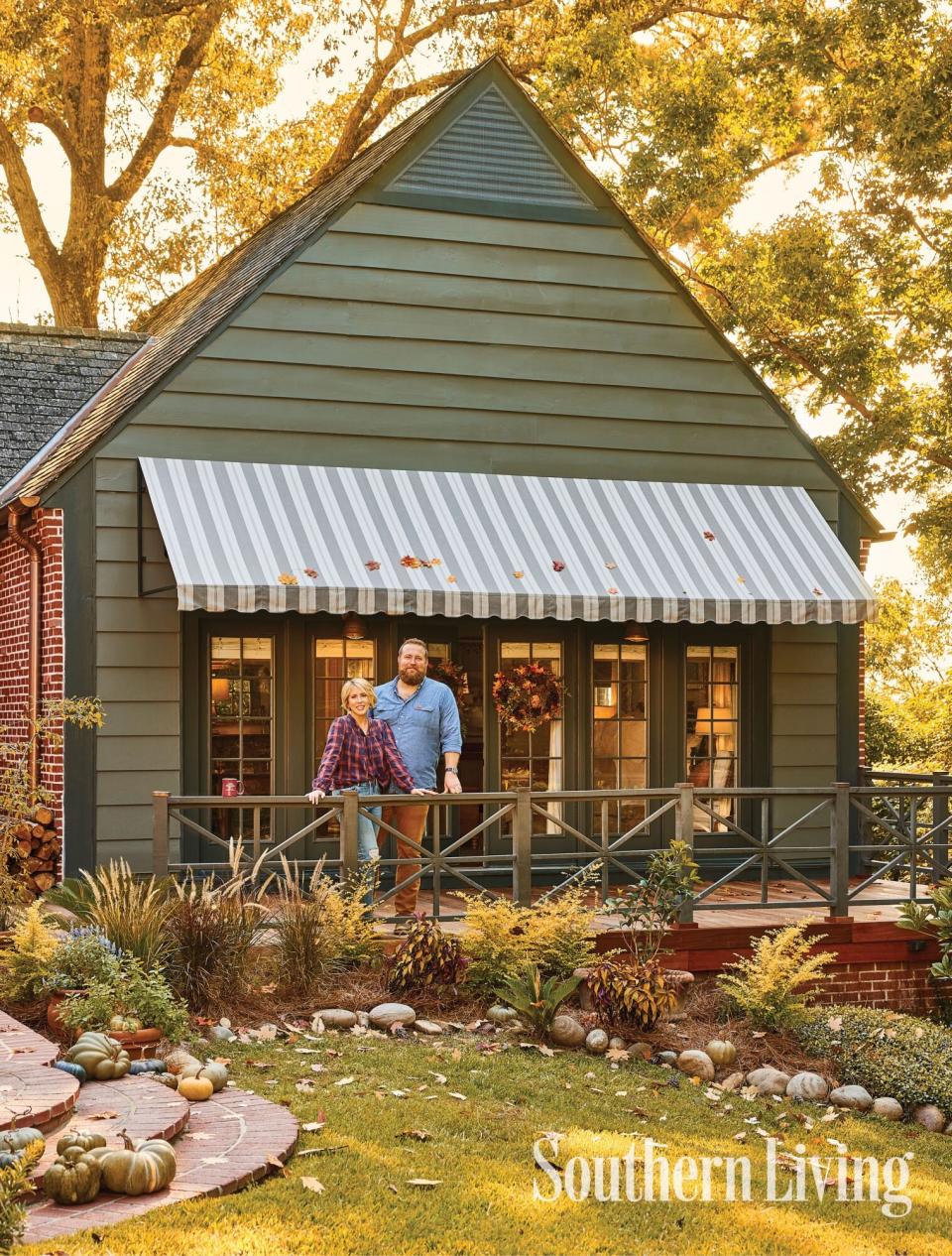 [EMBARGOED UNTIL 9:30am EST on TUESDAY, OCTOBER 11]. Napiers Southern Living. Photo Credits: - Larsen & Talbert / Southern Living