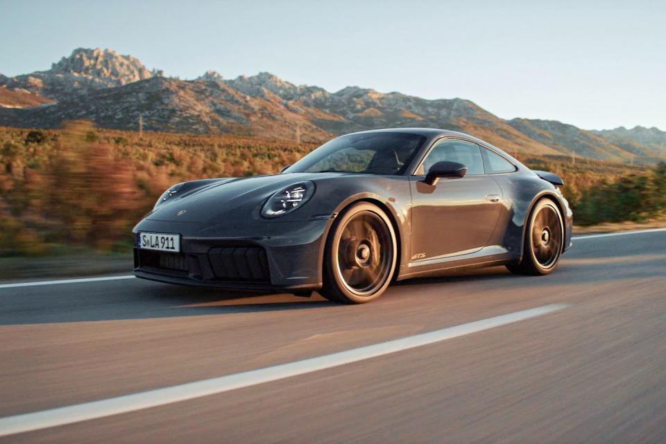 2025 porsche 911 hybrid