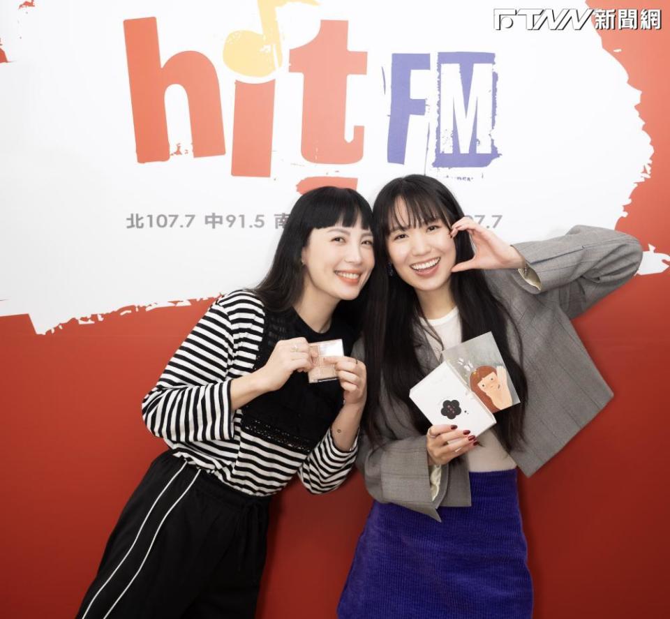 孫盛希（圖右）發行第6張專輯《Boomerang》。（圖／Hit Fm聯播網提供）