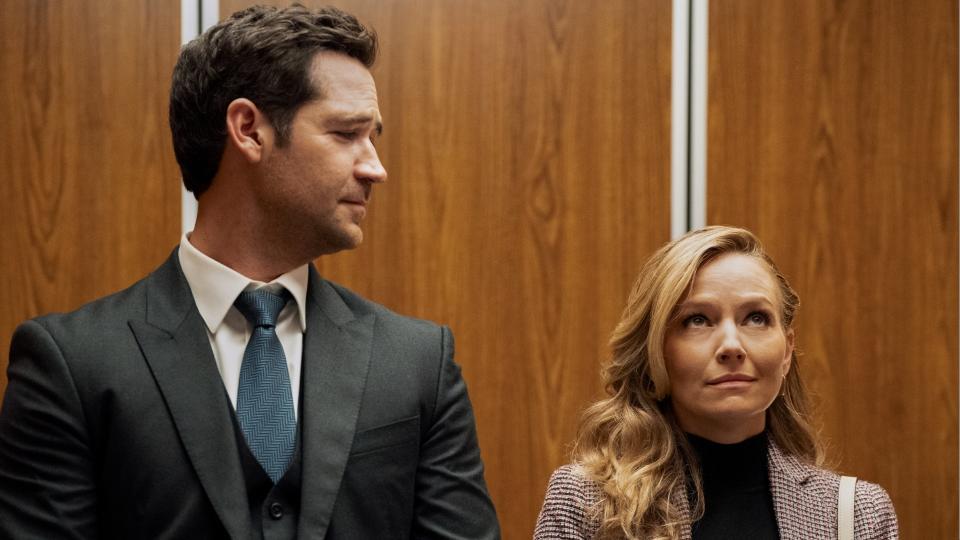 Manuel Garcia-Rulfo and Becki Newton in The Lincoln Lawyer season 2