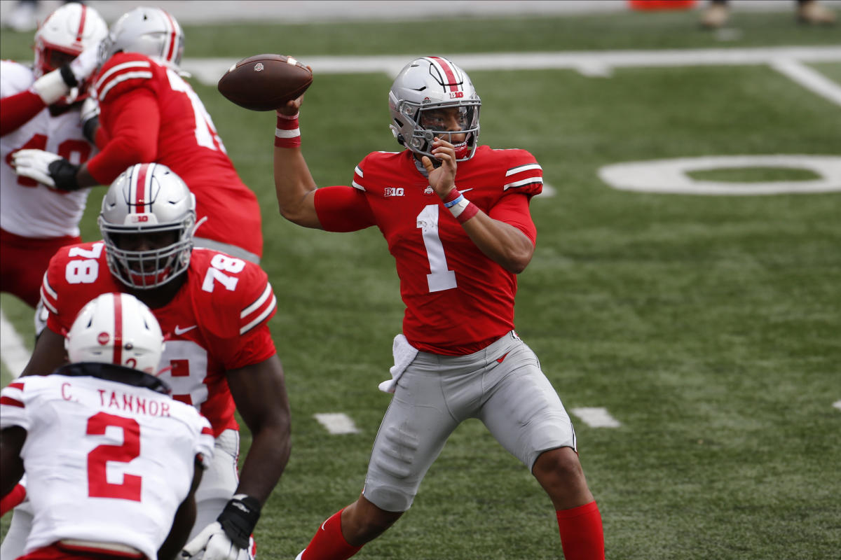 Ohio State QB Justin Fields wins 2020 Silver Football as Big Ten's best  player