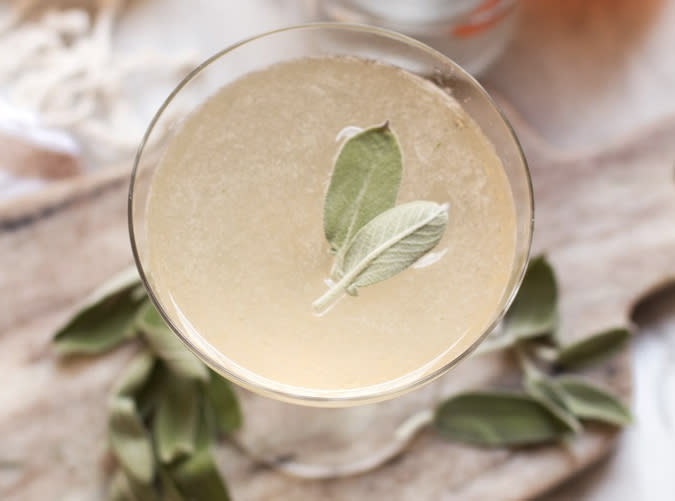 15 Delicious Drinks For Your Super Bowl Party