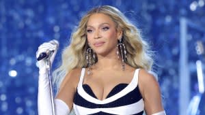 Beyoncé performing at MetLife Stadium on July 29, 2023.