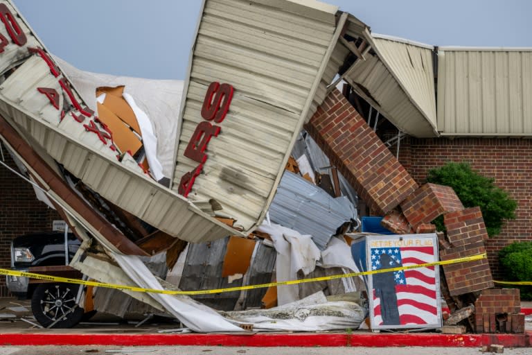 Un edificio de los Veteranos de Guerras Extranjeras en Temple (Texas, EEUU), severamente afectado por un tornado, en una imagen del 23 de mayo de 2024 (Brandon Bell)