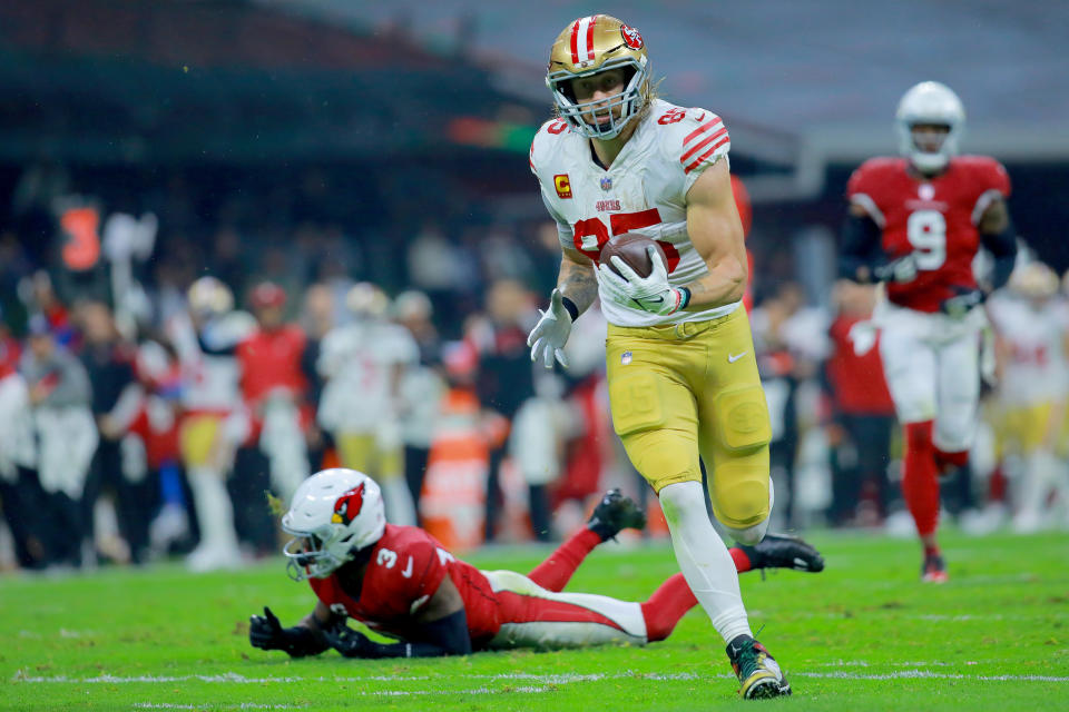 George Kittle of the San Francisco 49ers scores a touchdown against the Arizona Cardinals. (Photo by Manuel Velasquez/Getty Images)