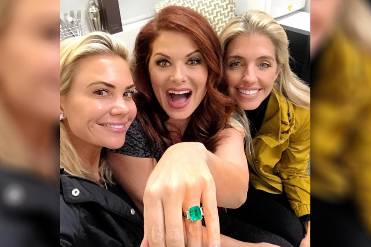 Actress Debra Messing bought herself her dream ring. (Photo: Instagram/therealdebramessing)