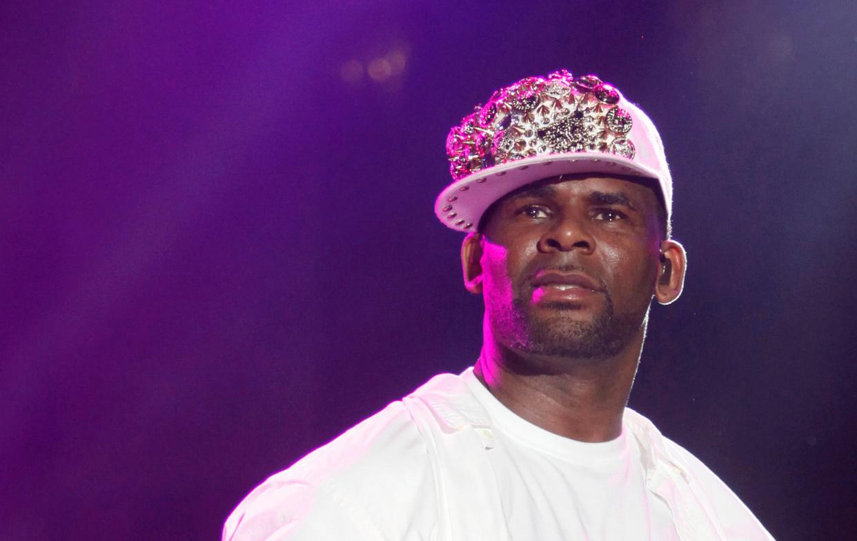 Singer R. Kelly performs are the St. Lucia Jazz and Arts Festival on May 12, 2013.&nbsp; (Photo: Andrea De Silva / Reuters)