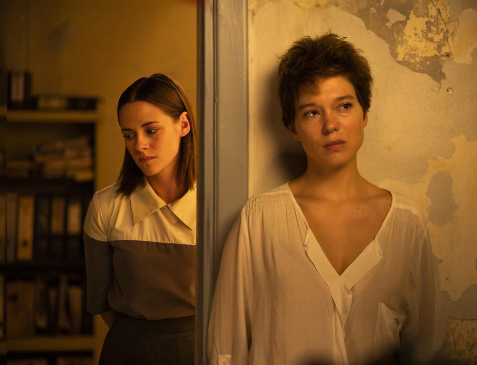 An image of Kristen Stewart and Léa Seydoux in "Crimes of The Future."