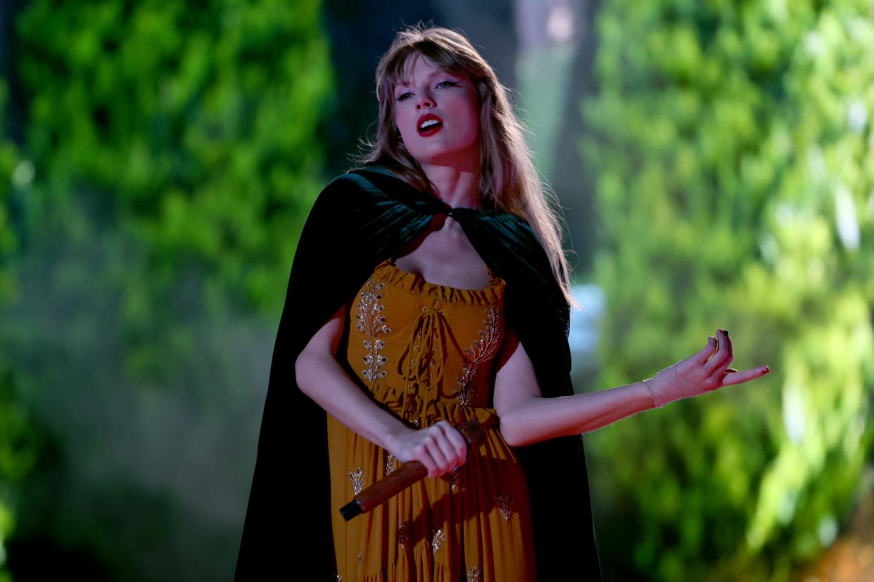 Taylor Swift Pays Tribute to New National LP With Live Debut of Prior Collab 'Coney Island'