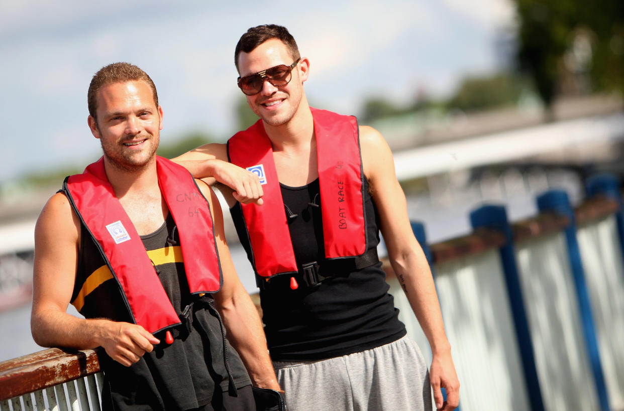 Will Young (R) with his twin brother Rupert Young (L) in 2008. (Photo by Dan Kitwood/Getty Images)