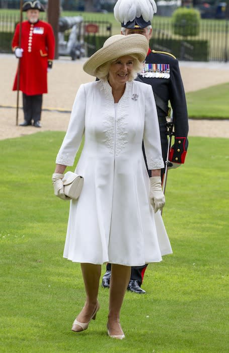 camilla-white-outfit