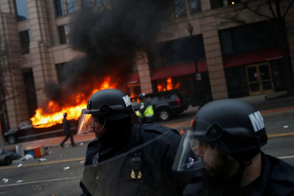 FOTOS: Protestas violentas en la investidura presidencial de Trump