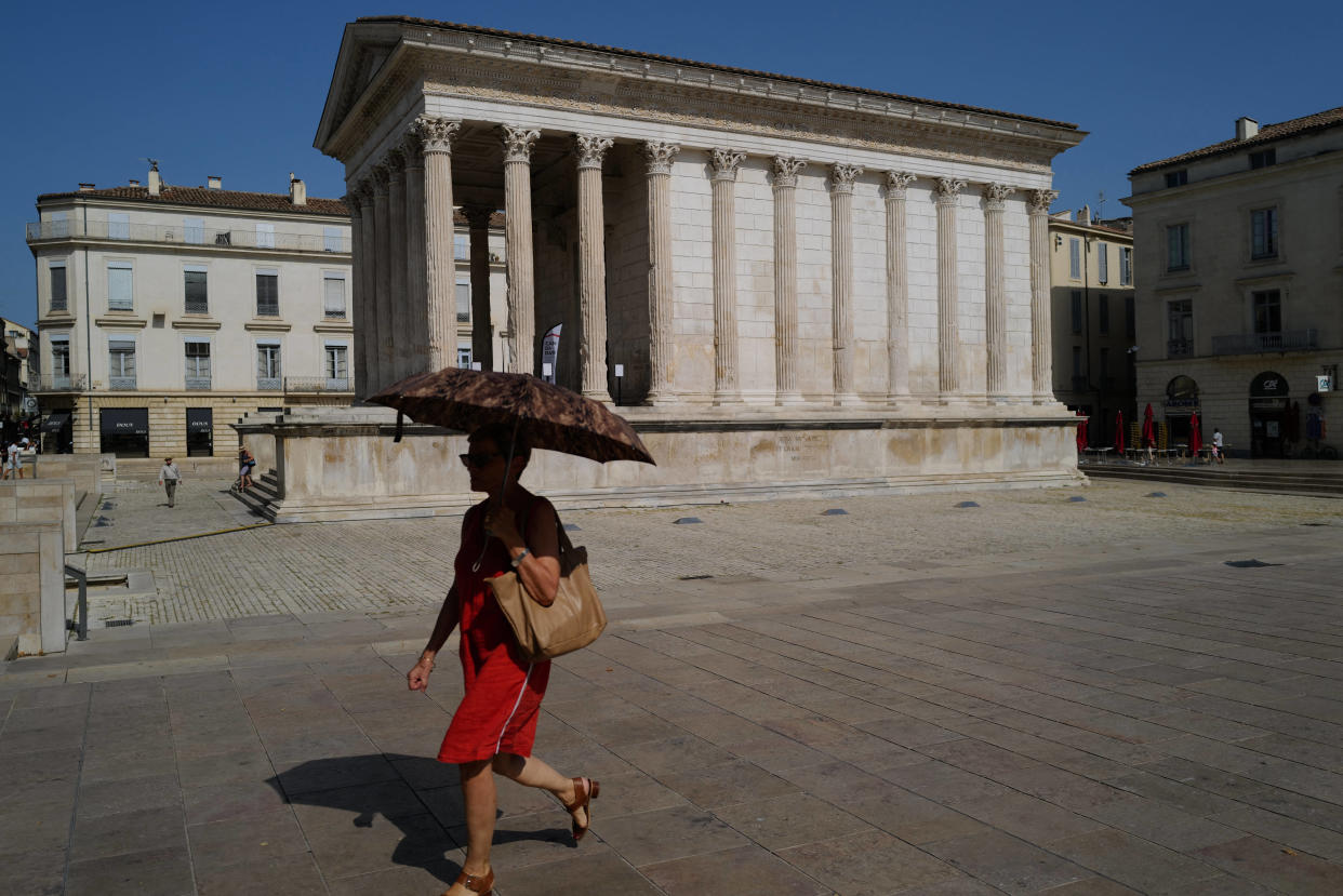 Une vague de chaleur, la plus intense de l’été 2023, va toucher de nombreuses régions françaises à partir de ce vendredi 18 août (photo d’illustration à Nîmes en juillet 2023) 