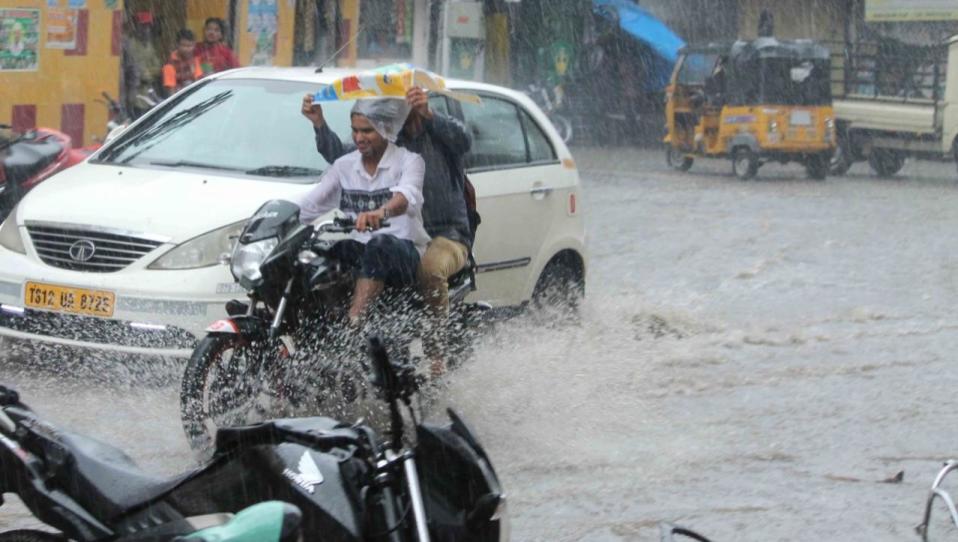 Photos: heavy rain havoc in Andhra Pradesh