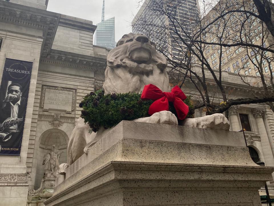 the lions at the NYPL