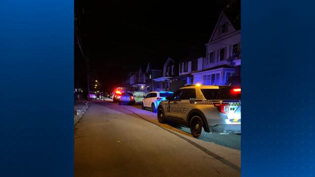 周六晚上，匹兹堡警方在格伦莫尔街调查一起犯罪事件。