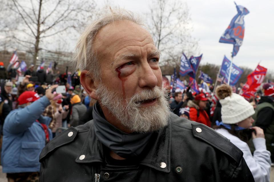 See the Startling Images From When the Pro-Trump Mob Breached the U.S. Capitol Today