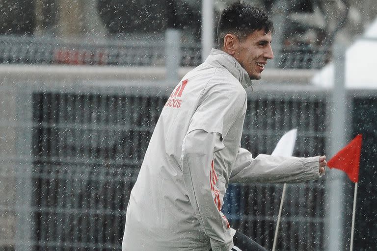 Fabrizio Angileri, en el entrenamiento de este viernes de River; el lateral izquierdo volvería ante Newell's