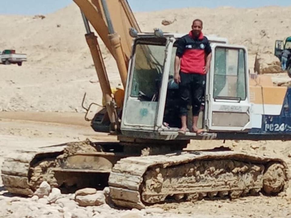 abdullah abdel gawad ever given suez canal excavator