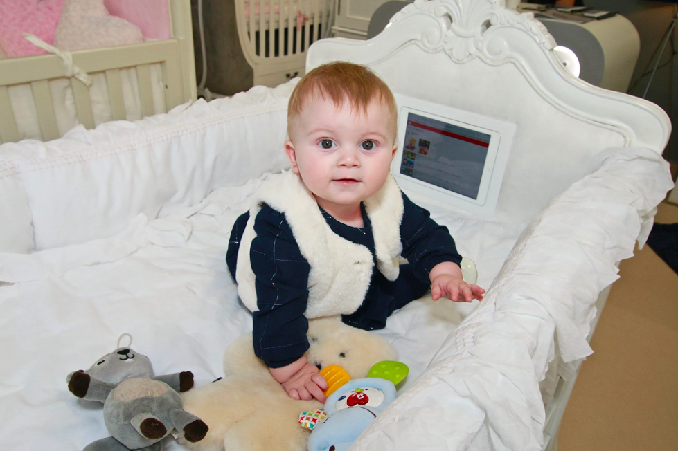 A furniture company has introduced an ‘Intelligent cot’ which has an in-built iPad [Photo: Facebook/Babeek]