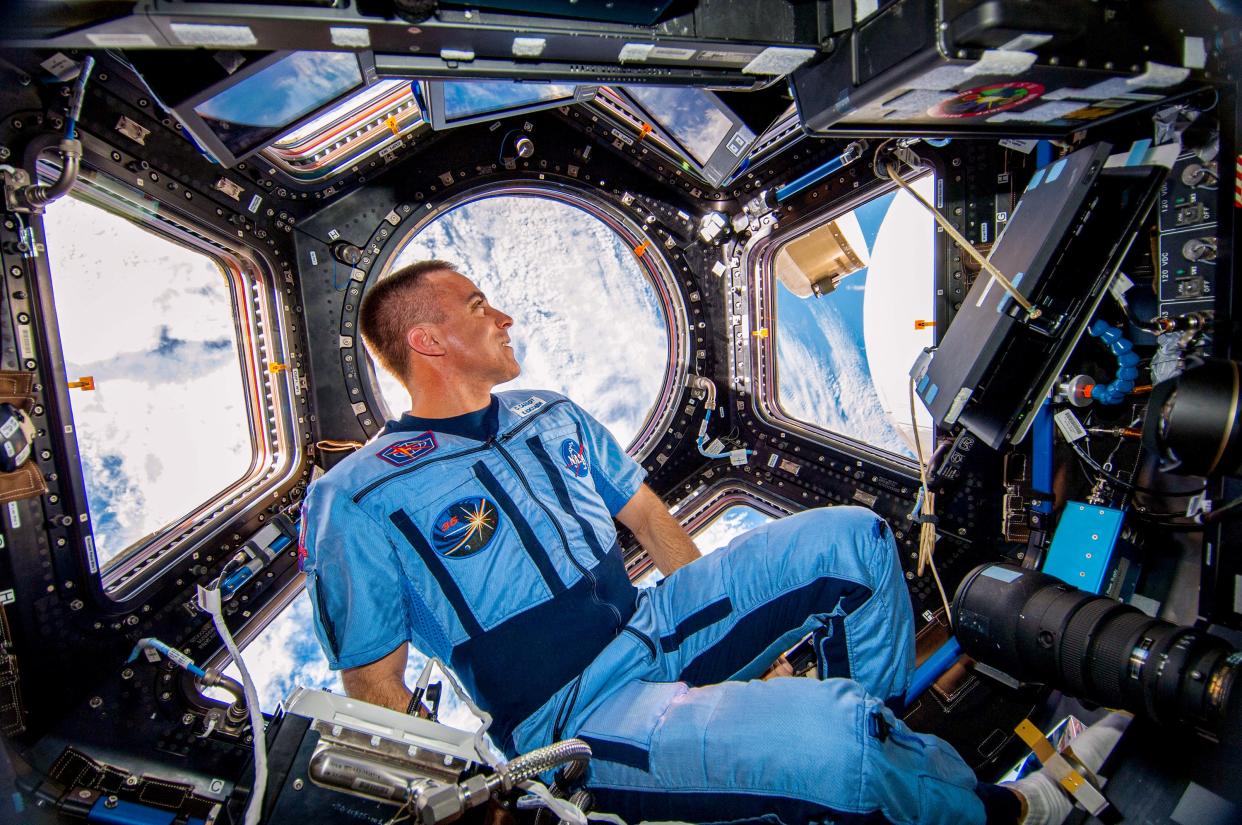 nasa astronaut chris cassidy international space station iss cupola 20130807 iss036e029572