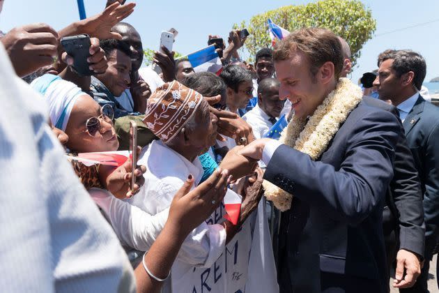 <p>Emmanuel Macron à Mamoudzou, mardi. </p>