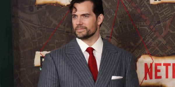 Henry Cavill dice que su novia Natalie Viscuso ha sido un gran apoyo en su carrera