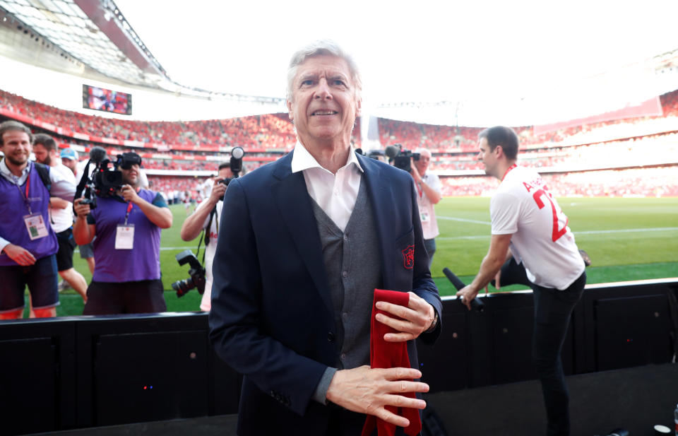 <p>Soccer Football – Premier League – Arsenal vs Burnley – Emirates Stadium, London, Britain – May 6, 2018 Arsenal manager Arsene Wenger takes his tie off to hand to a young fan during the lap of honour after the match Action Images via Reuters/Matthew Childs EDITORIAL USE ONLY. No use with unauthorized audio, video, data, fixture lists, club/league logos or “live” services. Online in-match use limited to 75 images, no video emulation. No use in betting, games or single club/league/player publications. Please contact your account representative for further details. </p>