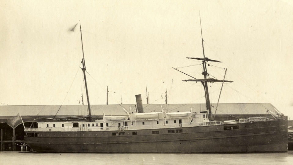 Esta imagen sin fechar suministrada por la Administración Nacional para el Océano y la Atmósfera (NOAA) y el Parque Histórico Nacional de la Marina de San Francisco muestra al buque de vapor City of Chester. En 1888, en un viaje de la bahía de San Francisco a Eureka, el Chester se partió al ser embestido por un buque más grande. Más de un siglo después, un equipo de la NOAA ha encontrado los restos del naufragio. (Foto AP/ Administración Nacional para el Océano y la Atmósfera/Parque Histórico Nacional de la Marina de San Francisco)