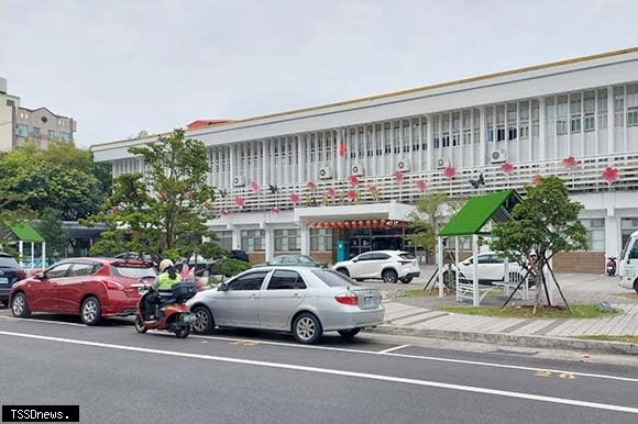 繼新竹之後，遠通電收也接續在高雄市推出路邊停車即查繳服務。（圖/遠通電收提供）