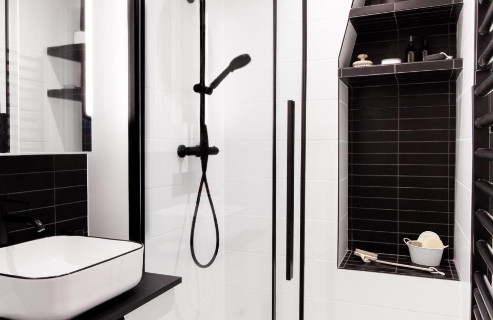 Salle de bains noire : 10 inspirations pour la décorer