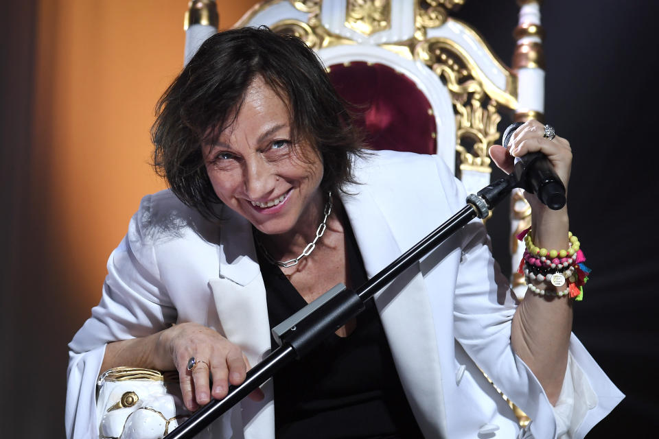 <p>Sängerin Gianna Nannini (61) erregte viel Aufsehen, als sie Ende 2010 mit 54 ihr erstes Kind Penelope (7) zur Welt brachte. “Ich habe keine Hormone genommen und hatte ganz wenige Untersuchungen”, sagte sie damals in einem “Stern”-Interview. (Bild: ddp) </p>