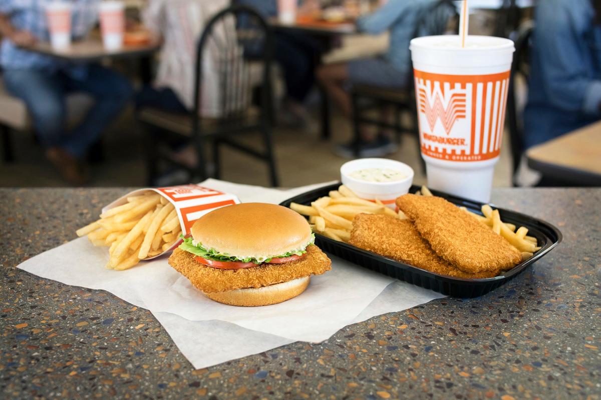 Astros Matijevic and Lee visit Whataburger By the Bay