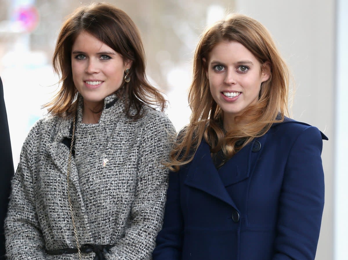 Princess Beatrice (R) and Princess Eugenie arrive to call on Minister David McAllister of Lower Saxony on January 18, 2013 in Hanover (Getty Images)