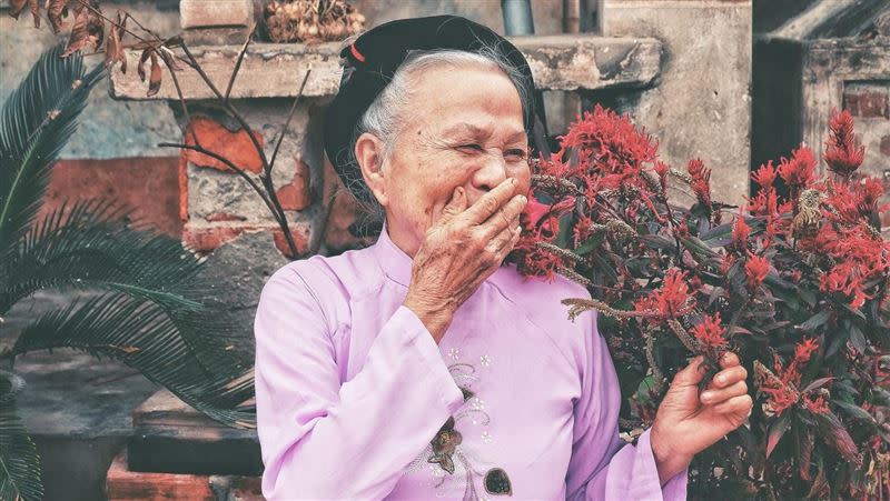 維持性生活能讓女人無論到幾歲都更美麗。（圖／翻攝自unsplash）