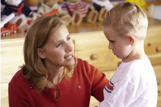 Eltern sollten ihren Kindern Fehlverhalten verbal statt körperlich deutlich machen (Bild: thinkstock)