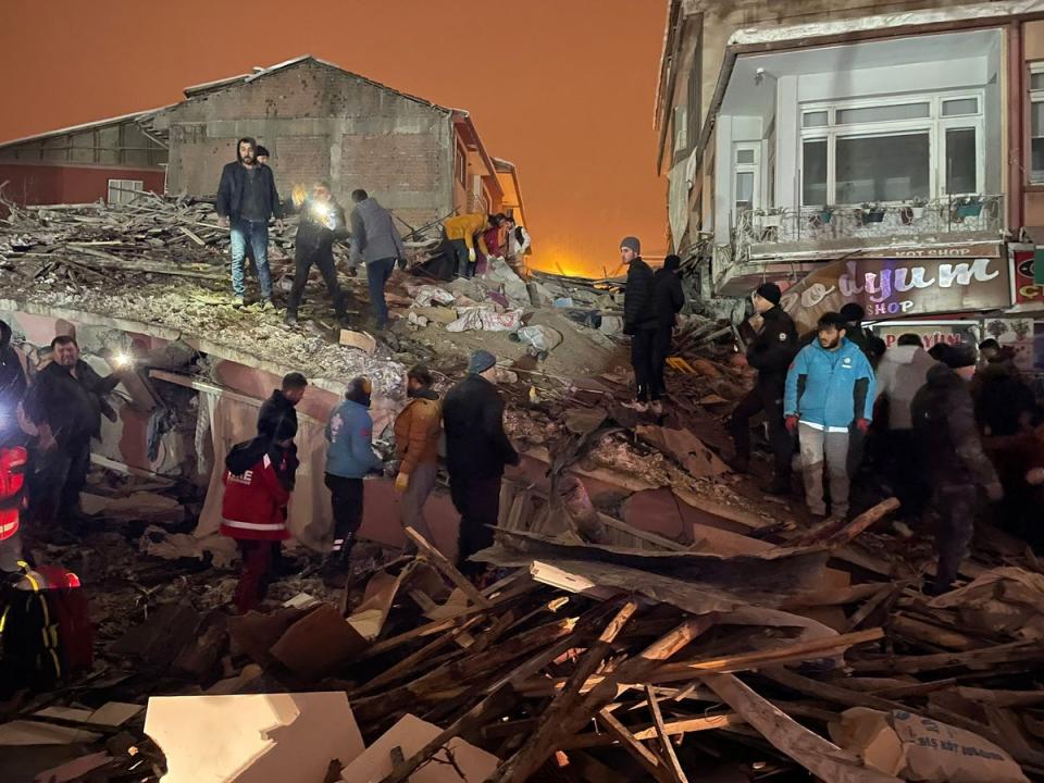 A view of the destroyed buildings after earthquakes jolts Turkey (Anadolu Agency/Getty )