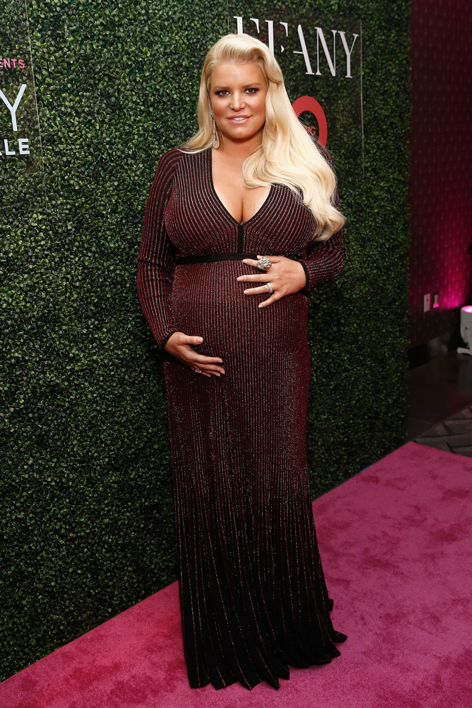 Jessica Simpson pregnant