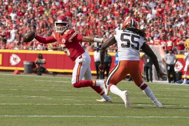 KANSAS CITY, MO - SEPTEMBER 12: Cleveland Browns defensive tackle