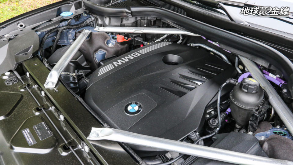 與48V輕油電系統整合的3.0升直列6缸渦輪增壓引擎可以為X7帶來380匹馬力、53.0公斤米扭力輸出。(攝影/ 陳奕宏)